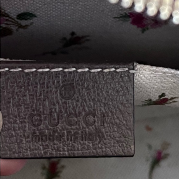 GUCCI GG Supreme Monogram Vintage Shoulder Bag-Authentic-Dust bag/box included! - Picture 11 of 15